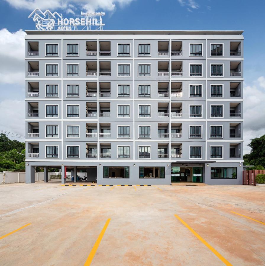 Horsehill Hotel Sriracha Сі-Рача Екстер'єр фото