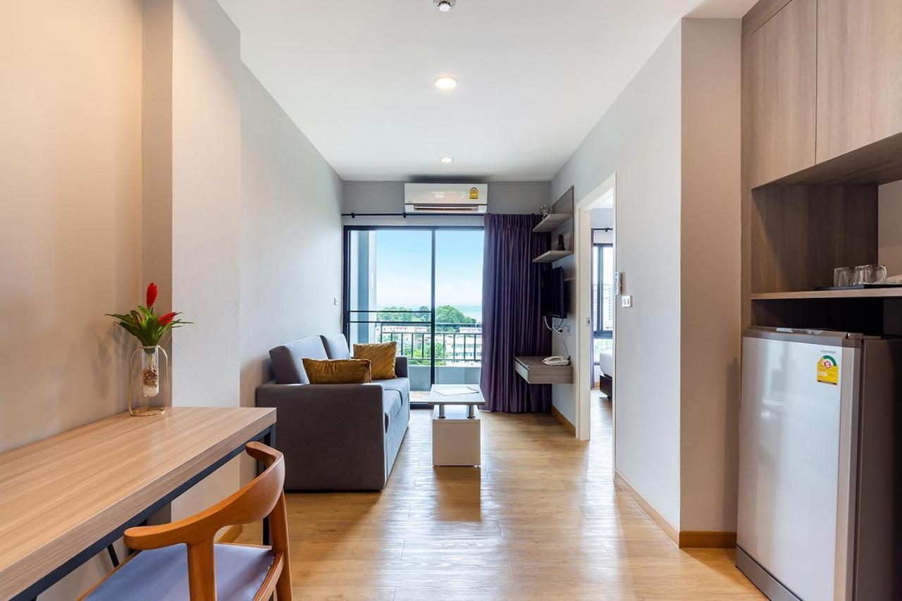 Horsehill Hotel Sriracha Сі-Рача Екстер'єр фото